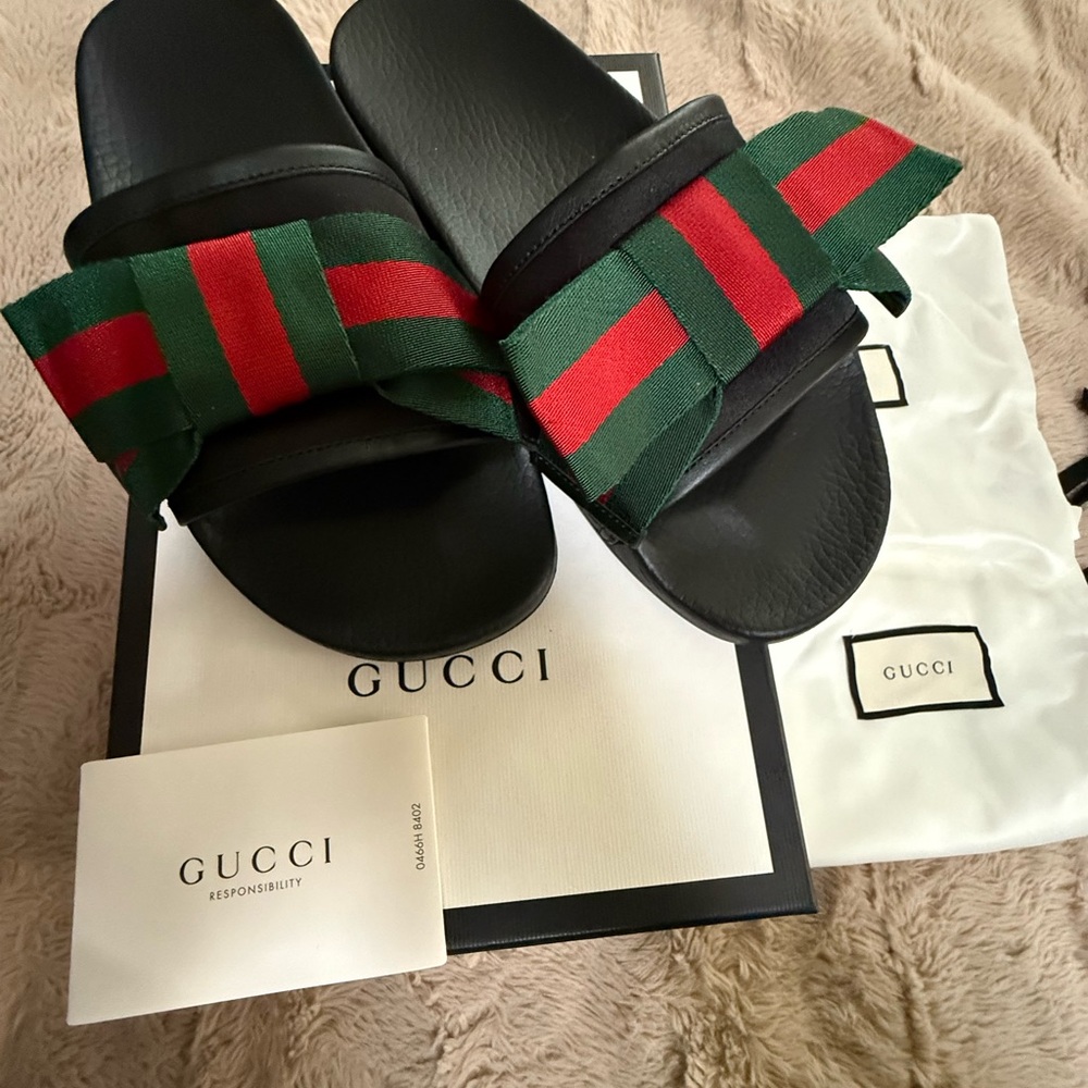 Gucci Black Sandals with Signature Stripes